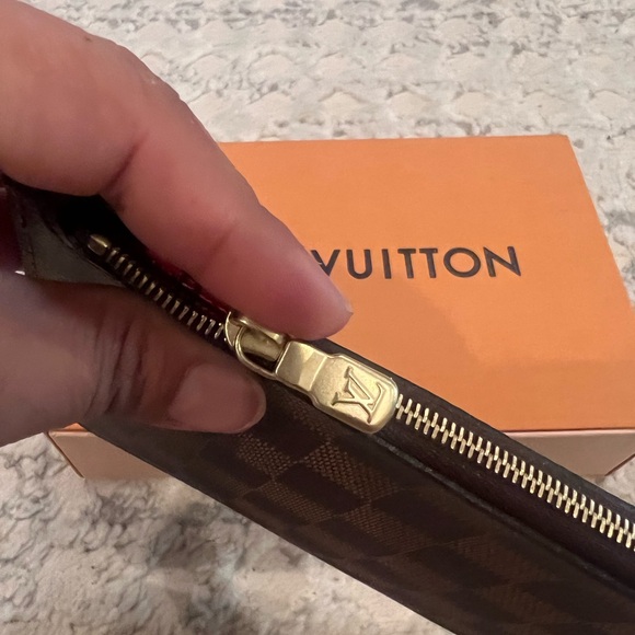 Louis Vuitton Neverful pouch - Picture 9 of 14